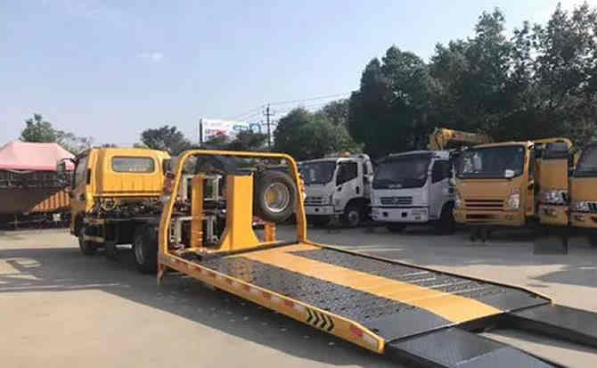 闽清汽车中途维修案例